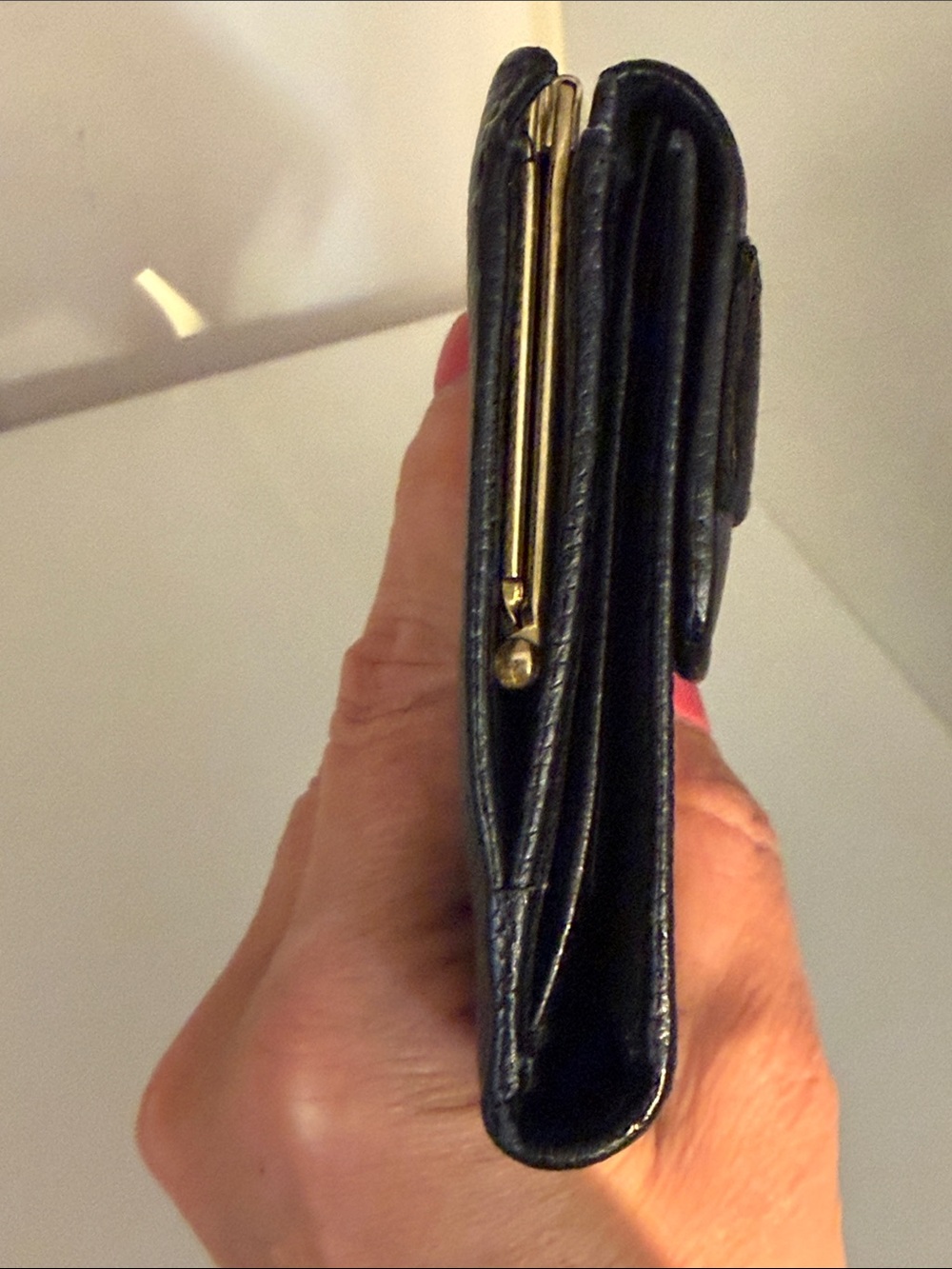 Vintage Salvatore Ferragamo Vara Bow Lizard-Embossed Continental Clutch - Picture 7 of 13
